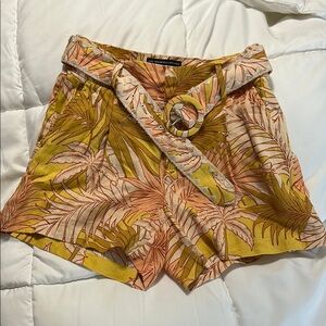 NWOT Women’s Belted Linen Short